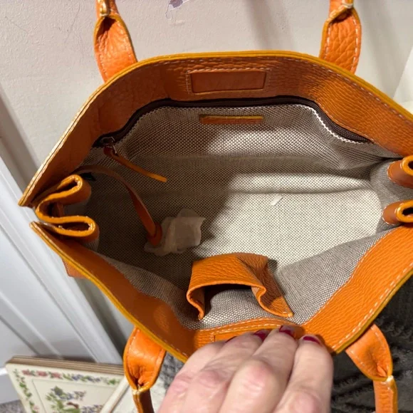 New!❤️Dooney & Bourke Ginger Mini Tassel Tote - Picture 5 of 6